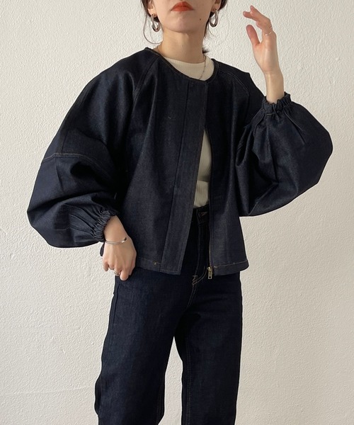 wee9s(ウィークス)の「volume sleeve denim jacket / たっぷりボリュームスリーブデニムジャケット(デニムジャケット・レディース・ブラック/ネイビー・FREE)」の2枚目の写真