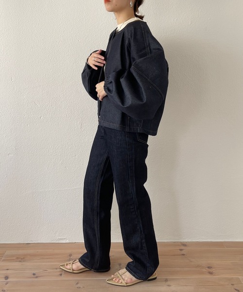 wee9s(ウィークス)の「volume sleeve denim jacket / たっぷりボリュームスリーブデニムジャケット(デニムジャケット・レディース・ブラック/ネイビー・FREE)」の16枚目の写真