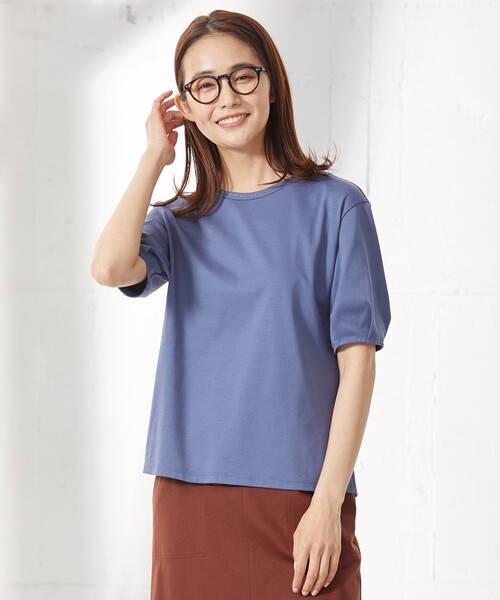 J.PRESS(ジェイプレス)の「【UVケア・接触冷感】コンパクトコットンスムース タックスリーブ カットソー(Tシャツ/カットソー・レディース・ホワイト系/グレー系/ベージュ系/ネイビー系/ブルー系/ピンク系・MEDIUM/LARGE)」の5枚目の写真