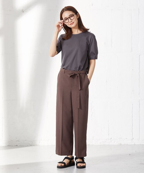 J.PRESS(ジェイプレス)の「【UVケア・接触冷感】コンパクトコットンスムース タックスリーブ カットソー(Tシャツ/カットソー・レディース・ホワイト系/グレー系/ベージュ系/ネイビー系/ブルー系/ピンク系・MEDIUM/LARGE)」の9枚目の写真