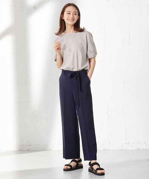 J.PRESS(ジェイプレス)の「【UVケア・接触冷感】コンパクトコットンスムース タックスリーブ カットソー(Tシャツ/カットソー・レディース・ホワイト系/グレー系/ベージュ系/ネイビー系/ブルー系/ピンク系・MEDIUM/LARGE)」の11枚目の写真