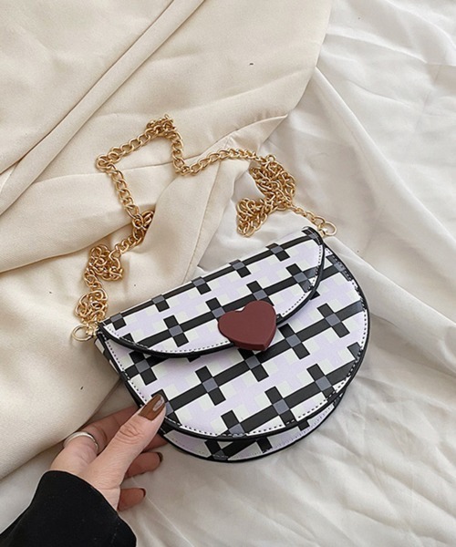 Pochi Pouch(ポチポーチ)の「Pochi Pouch/ハート チェック柄 ミニ チェーンショルダー(ショルダーバッグ・レディース・ホワイト×ブラック/ホワイト×グリーン・FREE)」の5枚目の写真