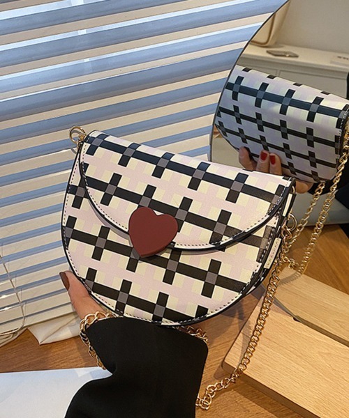 Pochi Pouch(ポチポーチ)の「Pochi Pouch/ハート チェック柄 ミニ チェーンショルダー(ショルダーバッグ・レディース・ホワイト×ブラック/ホワイト×グリーン・FREE)」の9枚目の写真