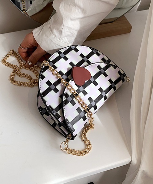 Pochi Pouch(ポチポーチ)の「Pochi Pouch/ハート チェック柄 ミニ チェーンショルダー(ショルダーバッグ・レディース・ホワイト×ブラック/ホワイト×グリーン・FREE)」の7枚目の写真