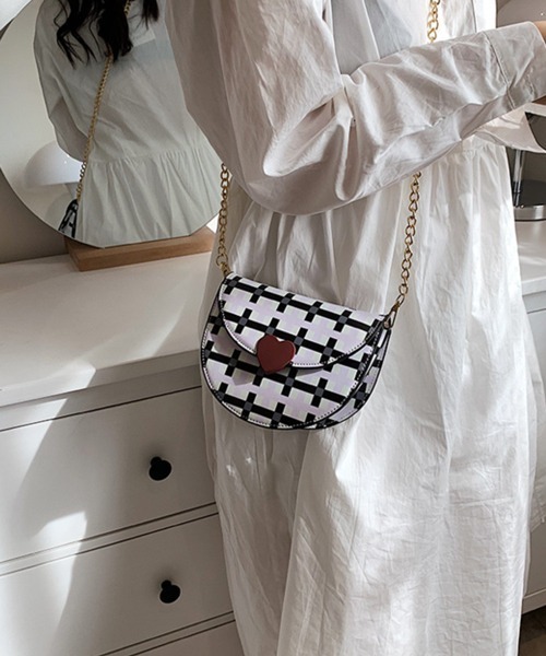 Pochi Pouch(ポチポーチ)の「Pochi Pouch/ハート チェック柄 ミニ チェーンショルダー(ショルダーバッグ・レディース・ホワイト×ブラック/ホワイト×グリーン・FREE)」の11枚目の写真