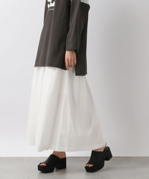 LOWRYS FARM（ローリーズファーム）の「タックボリュームスカート　285505（スカート・レディース・オフホワイト/ブラック/ベージュ・FREE）」の8枚目の写真