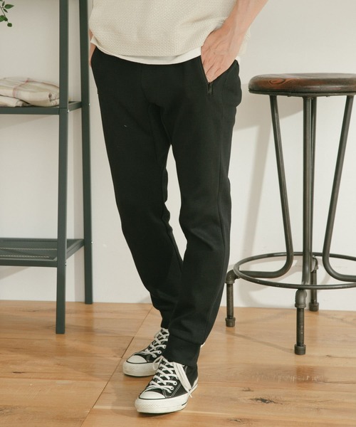 ITEMS URBANRESEARCH(アイテムズ アーバンリサーチ)の「ボンディングジョグパンツ(スウェットパンツ・メンズ・ライトグレー/ブラック/ブラウン・MEDIUM/LARGE)」の4枚目の写真