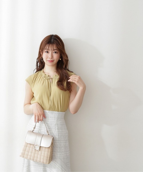 PROPORTION BODY DRESSING（プロポーションボディドレッシング）の「前後２ｗａｙノースリーブカッセンＢＬ / 1212210502（シャツ/ブラウス・レディース・イエロー/ホワイト系その他/ネイビー・FREE）」の4枚目の写真