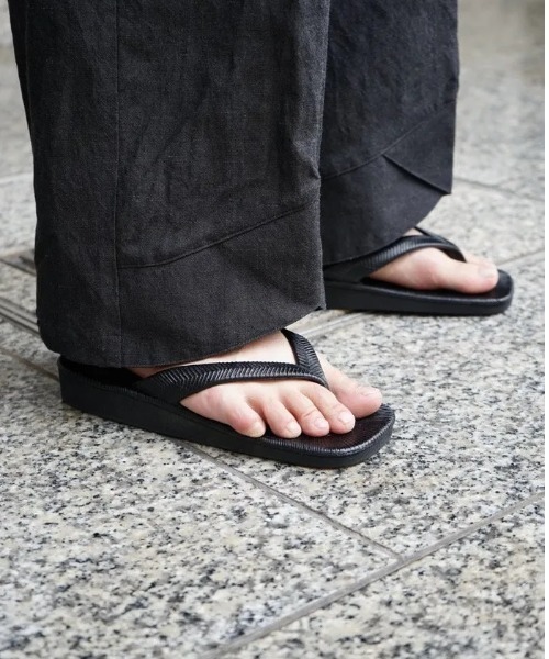 乱痴気(ランチキ)の「V.I.C classic rubber sandal(サンダル・メンズ・ブラック/ベージュ・FREE)」の12枚目の写真