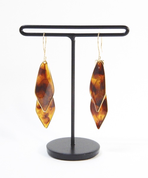 The Rule(ザルール)の「The Rule ザルール:Leaf double hook pierced earring:2連リーフフックピアス(ピアス(両耳用)・レディース・ブラウン/グレー/クリア/オフホワイト・FREE)」の6枚目の写真