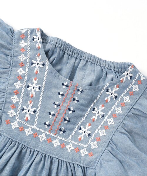 BREEZE(ブリーズ)の「袖フリル刺繍ワンピース(ワンピース・キッズ・ブルー/オフホワイト・130/140/90/100/110/120)」の7枚目の写真