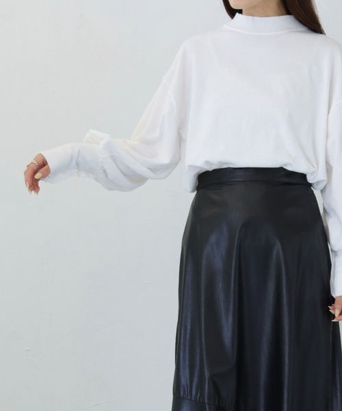 cheriella(シェリエラ)の「【cheriella】WEB限定袖ボタンボリュームハイネックサスティナニット(ニット/セーター・レディース・ブラック/ネイビー/レッド/オフホワイト/カーキ/ダークグリーン/アイボリー・M)」の12枚目の写真