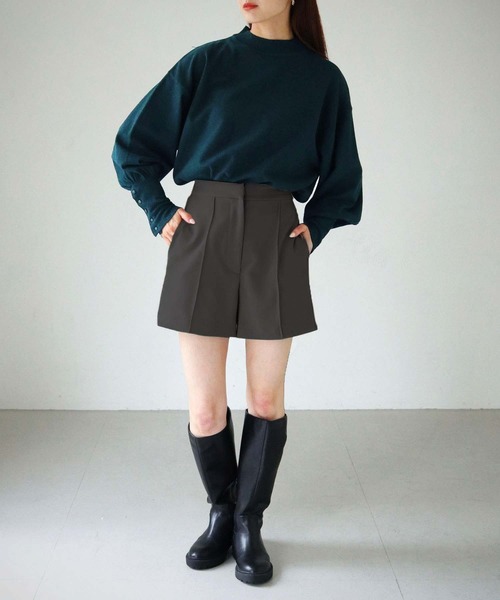 cheriella(シェリエラ)の「【cheriella】WEB限定袖ボタンボリュームハイネックサスティナニット(ニット/セーター・レディース・ブラック/ネイビー/レッド/オフホワイト/カーキ/ダークグリーン/アイボリー・M)」の21枚目の写真