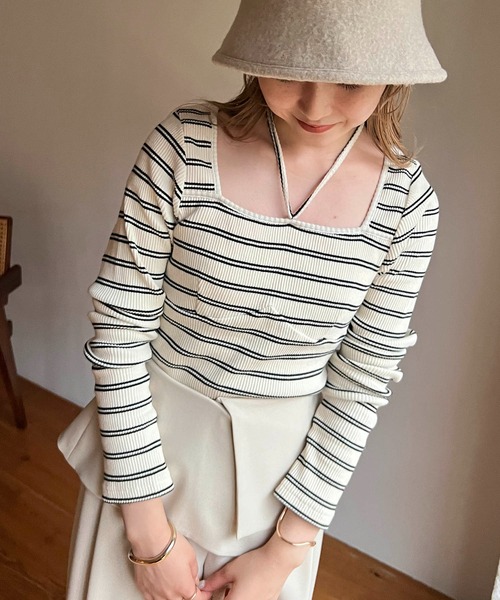 CAPRICIEUX LE'MAGE（カプリシューレマージュ）の「スクエアボーダーホルタープルオーバー（Tシャツ/カットソー・レディース・ブラック/オフホワイト/グリーン・FREE）」の5枚目の写真