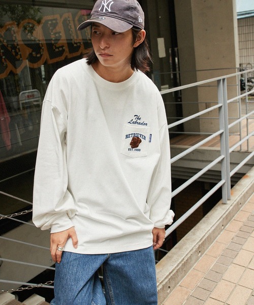 Labrador Retriever（ラブラドールリトリーバー）の「Labrador Retriever/ラブラドールレトリーバー 別注 カレッジロゴ刺繍 ビッグシルエット長袖ポケットTシャツ（Tシャツ/カットソー・メンズ・アイボリー/グリーン/ホワイト/スミクロ/ネイビー/ブラウン・L/M）」の11枚目の写真