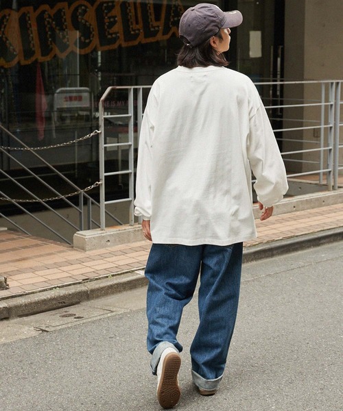 Labrador Retriever（ラブラドールリトリーバー）の「Labrador Retriever/ラブラドールレトリーバー 別注 カレッジロゴ刺繍 ビッグシルエット長袖ポケットTシャツ（Tシャツ/カットソー・メンズ・アイボリー/グリーン/ホワイト/スミクロ/ネイビー/ブラウン・L/M）」の13枚目の写真