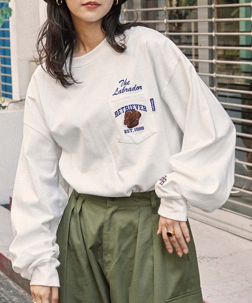 Labrador Retriever（ラブラドールリトリーバー）の「Labrador Retriever/ラブラドールレトリーバー 別注 カレッジロゴ刺繍 ビッグシルエット長袖ポケットTシャツ（Tシャツ/カットソー・メンズ・アイボリー/グリーン/ホワイト/スミクロ/ネイビー/ブラウン・L/M）」の14枚目の写真