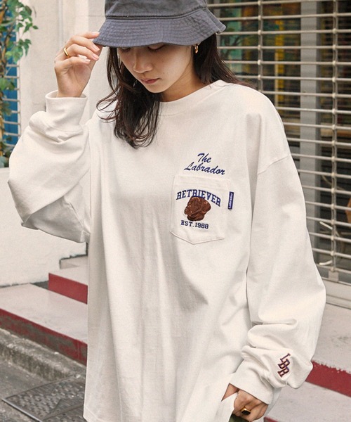 Labrador Retriever（ラブラドールリトリーバー）の「Labrador Retriever/ラブラドールレトリーバー 別注 カレッジロゴ刺繍 ビッグシルエット長袖ポケットTシャツ（Tシャツ/カットソー・メンズ・アイボリー/グリーン/ホワイト/スミクロ/ネイビー/ブラウン・L/M）」の15枚目の写真