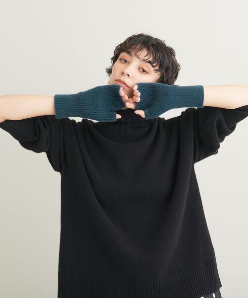 BEAUTY&YOUTH UNITED ARROWS(ビューティーアンドユースユナイテッドアローズ)の「ウールカシミヤ リブ フィンガーレス グローブ(手袋・レディース・オフホワイト/コバルトブルー/ライトグレー/ダークブラウン・FREE)」の16枚目の写真