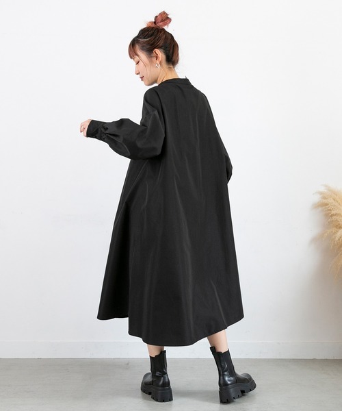 PICHI（ピイチ）の「ノーカラーテントシルエットワンピース（シャツワンピース・レディース・ホワイト/ブラック・LONG/REGULAR）」の12枚目の写真