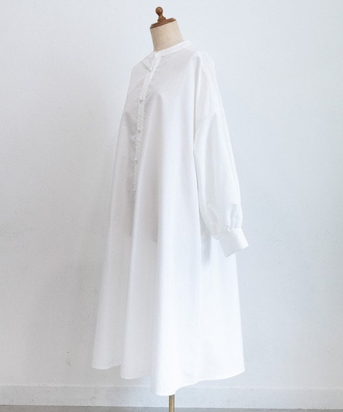 PICHI（ピイチ）の「ノーカラーテントシルエットワンピース（シャツワンピース・レディース・ホワイト/ブラック・LONG/REGULAR）」の13枚目の写真
