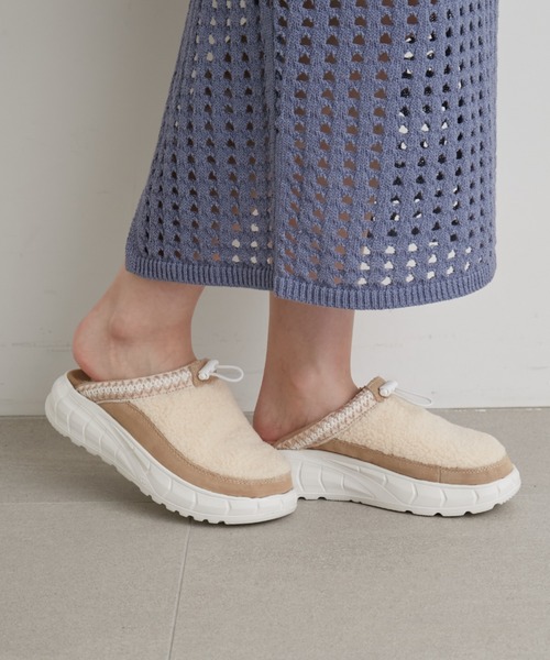 UGG(アグ)の「【UGG for emmi】W WESTSIDER HYBRID(スリッポン・レディース・ナチュラル・23cm/23.5cm/24cm/24.5cm/25cm)」の15枚目の写真