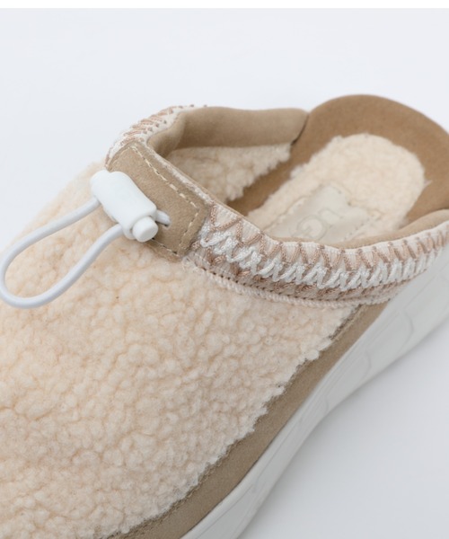 UGG(アグ)の「【UGG for emmi】W WESTSIDER HYBRID(スリッポン・レディース・ナチュラル・23cm/23.5cm/24cm/24.5cm/25cm)」の14枚目の写真
