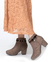 Realta | Realta(レアルタ)ビジューチャーム付き厚底フラワーカットショートブーツ(ブーツ)