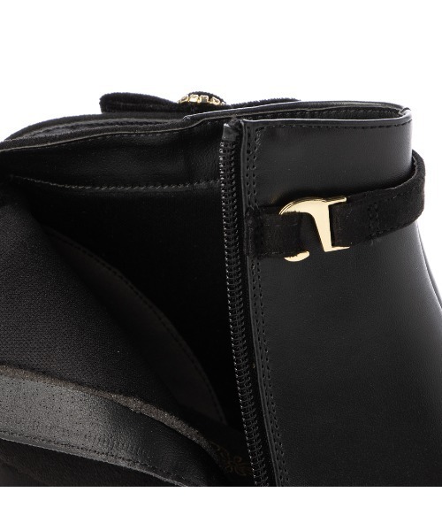 Realta（レアルタ）の「Realta(レアルタ)ビジューチャーム付き厚底フラワーカットショートブーツ（ブーツ・レディース・ブラック系その他/ブラウン系その他/ブラック・L/M/S/LL）」の22枚目の写真