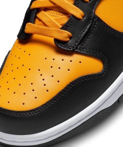 NIKE（ナイキ）の「NIKE DUNK HI RETRO（スニーカー・メンズ・イエロー・26.0cm/28.5cm/27.5cm/29.0cm/28.0cm/26.5cm/27.0cm）」の7枚目の写真