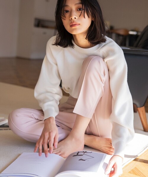 組曲(クミキョク)の「【選べる8色展開・春まで使える!】バックレースカラー ニット(ニット/セーター・レディース・アイボリー系/ネイビー系/レッド系/ライトグレー系/グリーン系/ピンク系/イエロー系/ローズ系・2)」の9枚目の写真
