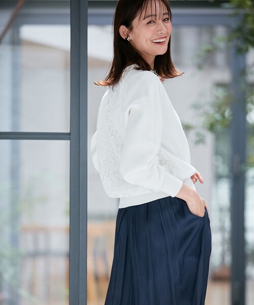 組曲(クミキョク)の「【選べる8色展開・春まで使える!】バックレースカラー ニット(ニット/セーター・レディース・アイボリー系/ネイビー系/レッド系/ライトグレー系/グリーン系/ピンク系/イエロー系/ローズ系・2)」の11枚目の写真