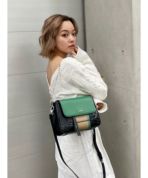 EVRIS（エヴリス）の「クロップドニットカーディガン（カーディガン/ボレロ・レディース・ホワイト/ブラック/オレンジ/ブルー・FREE）」の5枚目の写真