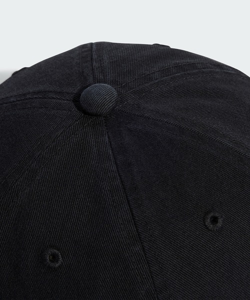 adidas（アディダス）の「アディカラー クラシックス トレフォイル ストーンウォッシュ ベースボールキャップ / アディダスオリジナルス adidas Originals（キャップ・メンズ・ブラック/ブラック×ブラック・SMALL/X-LARGE/LARGE/MEDIUM）」の5枚目の写真