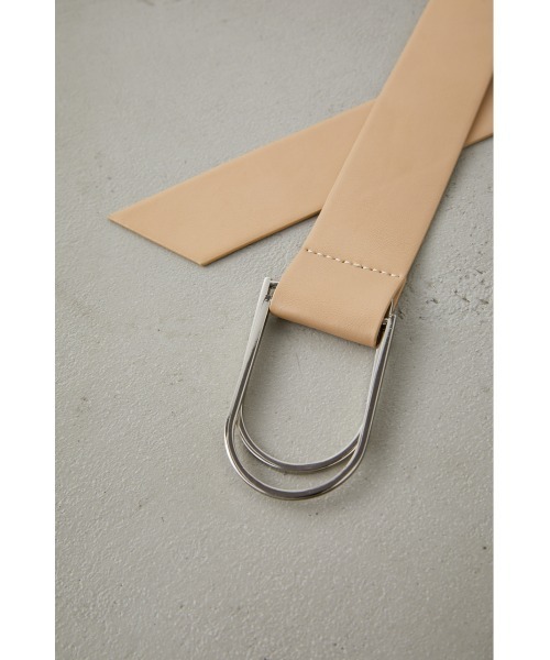 AZUL by moussy（アズールバイマウジー）の「DEFORMATION BUCKLE BELT/でフォーメーションバックルベルト（ベルト・レディース・ライトベージュ/ブラック・FREE）」の9枚目の写真