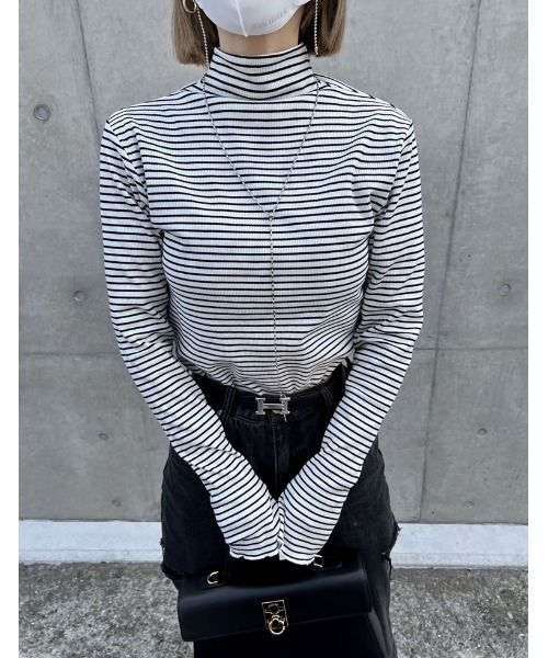 Re:EDIT（リエディ）の「指穴リブカットソーハイネックトップス（Tシャツ/カットソー・レディース・ブルー/杢グレー/ホワイト×ブラック/ブラック/ブラック×ホワイト/ホワイト/ブルー系その他/ブラック系その他・MEDIUM/LARGE）」の21枚目の写真