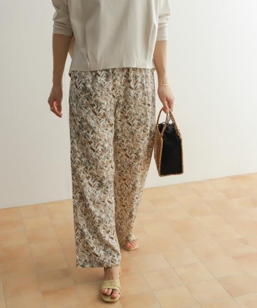 URBAN RESEARCH DOORS（アーバンリサーチドアーズ）の「フラワープリントイージーパンツ（その他パンツ・レディース・アイボリー/パープル/ネイビー/ブルー系その他/オレンジ/グリーン・SMALL/MEDIUM）」の10枚目の写真