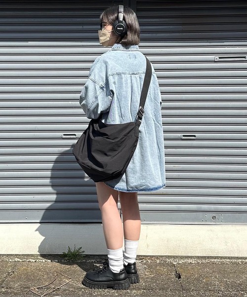 Snap club（スナップクラブ）の「【Snap club】ドロストナイロンショルダーバック（ショルダーバッグ・レディース・ブラック/カーキ/アイボリー/ブルー・FREE）」の7枚目の写真