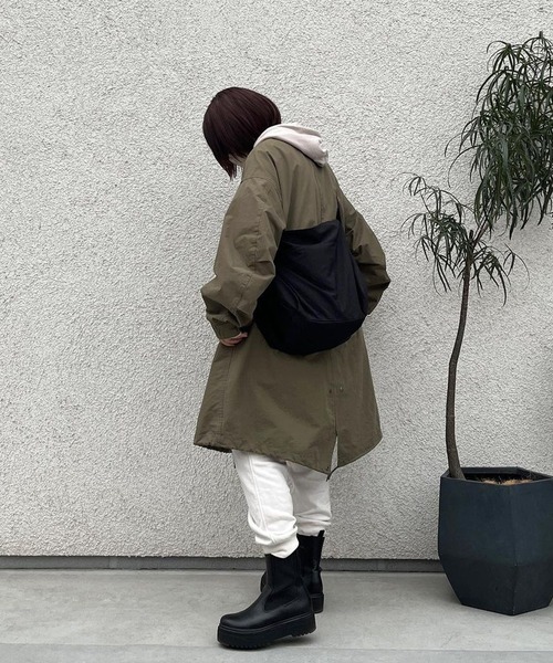 Snap club（スナップクラブ）の「【Snap club】ドロストナイロンショルダーバック（ショルダーバッグ・レディース・ブラック/カーキ/アイボリー/ブルー・FREE）」の19枚目の写真