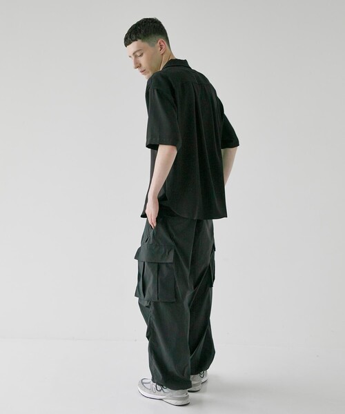 CITY TOKYO（シティトウキョウ）の「CHILL OUTストレッチシャツ（シャツ/ブラウス・メンズ・グレー/ブラック/ホワイト・1/2/3）」の17枚目の写真