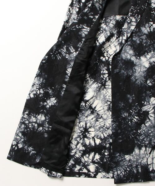 yoshiokubo(ヨシオクボ)の「【yoshiokubo/ヨシオクボ】TIE DYE COAT(チェスターコート・メンズ・ブラック・2)」の3枚目の写真