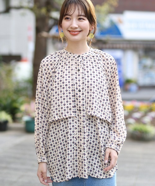 チチカカ（チチカカ）の「モチーフドットプリントチュニックブラウス（シャツ/ブラウス・レディース・ブラウン/ネイビー/ベージュ・FREE）」の3枚目の写真