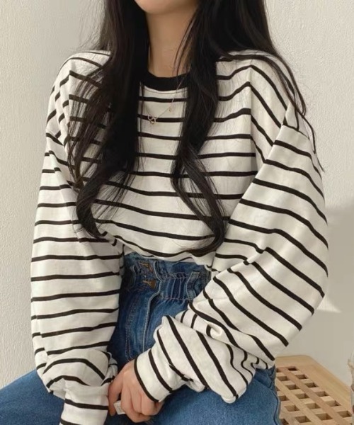 Sibra(シブラ)の「オーバーサイズボーダーTシャツ(Tシャツ/カットソー・レディース・ホワイト・M)」の2枚目の写真