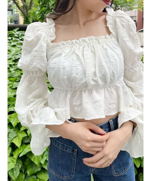 EVRIS（エヴリス）の「フリルクロップドオフショルトップス（シャツ/ブラウス・レディース・グリーン/ブラック/ホワイト・FREE）」の2枚目の写真