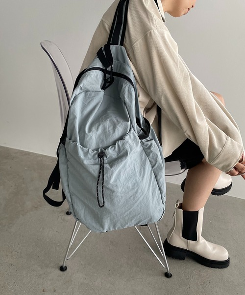 210nouve(トゥージュヌーブ)の「ドローストリングナイロンバックパック(バックパック/リュック・レディース・ブラック/アイボリー/カーキ/ブルー/ピンク・FREE)」の4枚目の写真