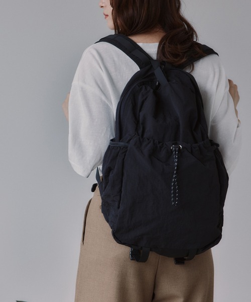 210nouve(トゥージュヌーブ)の「ドローストリングナイロンバックパック(バックパック/リュック・レディース・ブラック/アイボリー/カーキ/ブルー/ピンク・FREE)」の22枚目の写真