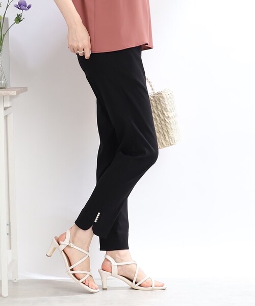 couture brooch（クチュールブローチ）の「◆【SS-LL/ウエストゴムでラクチン】フェイクパールアクセントハイパーストレッチパンツ（その他パンツ・レディース・ネイビー/ブラック/オリーブ/アイボリー系1・40/38/42/36/34）」の15枚目の写真