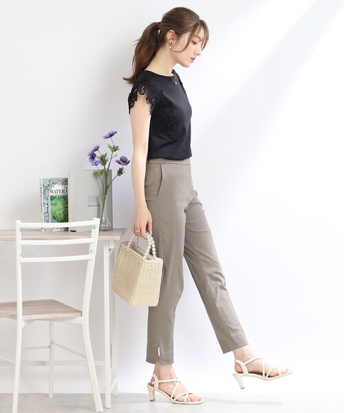 couture brooch（クチュールブローチ）の「◆【SS-LL/ウエストゴムでラクチン】フェイクパールアクセントハイパーストレッチパンツ（その他パンツ・レディース・ネイビー/ブラック/オリーブ/アイボリー系1・40/38/42/36/34）」の16枚目の写真