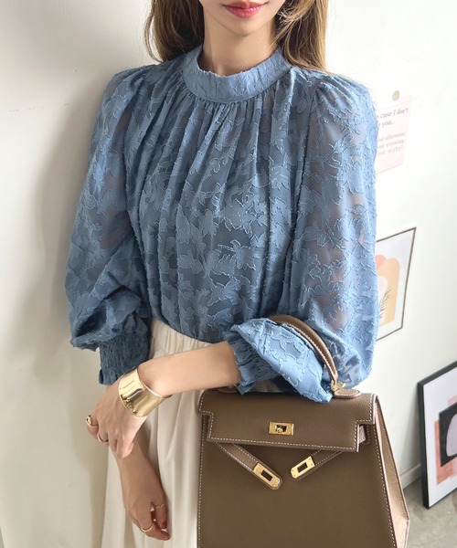 ジャガードフラワーバルーンスリーブブラウス