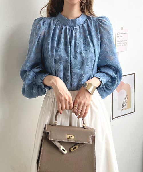 ジャガードフラワーバルーンスリーブブラウス